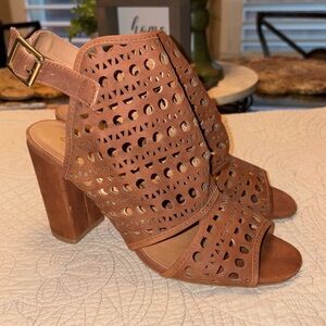 Trendy Tan Cutout Block Heel Sandals